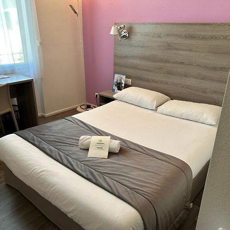 Brit Hotel Confort Nevers Centre Gare Exterior foto