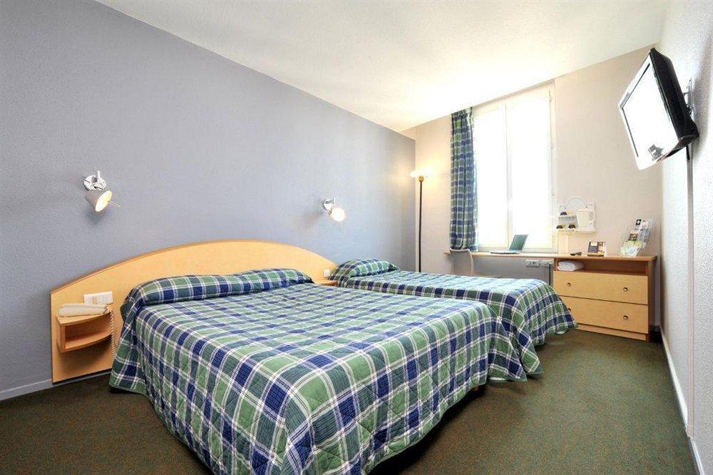 Brit Hotel Confort Nevers Centre Gare Exterior foto