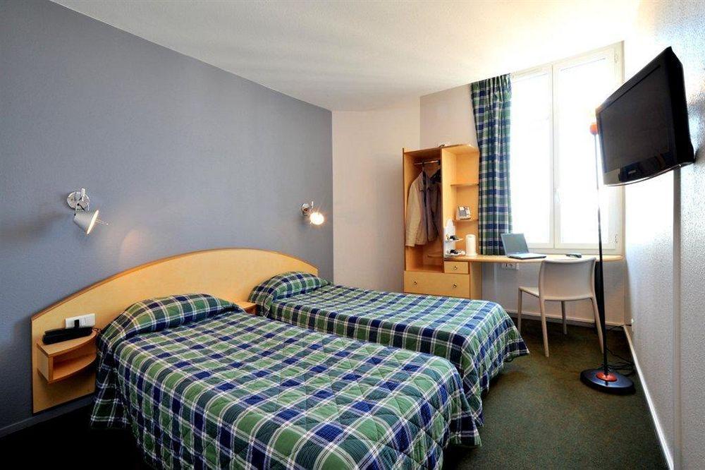 Brit Hotel Confort Nevers Centre Gare Exterior foto