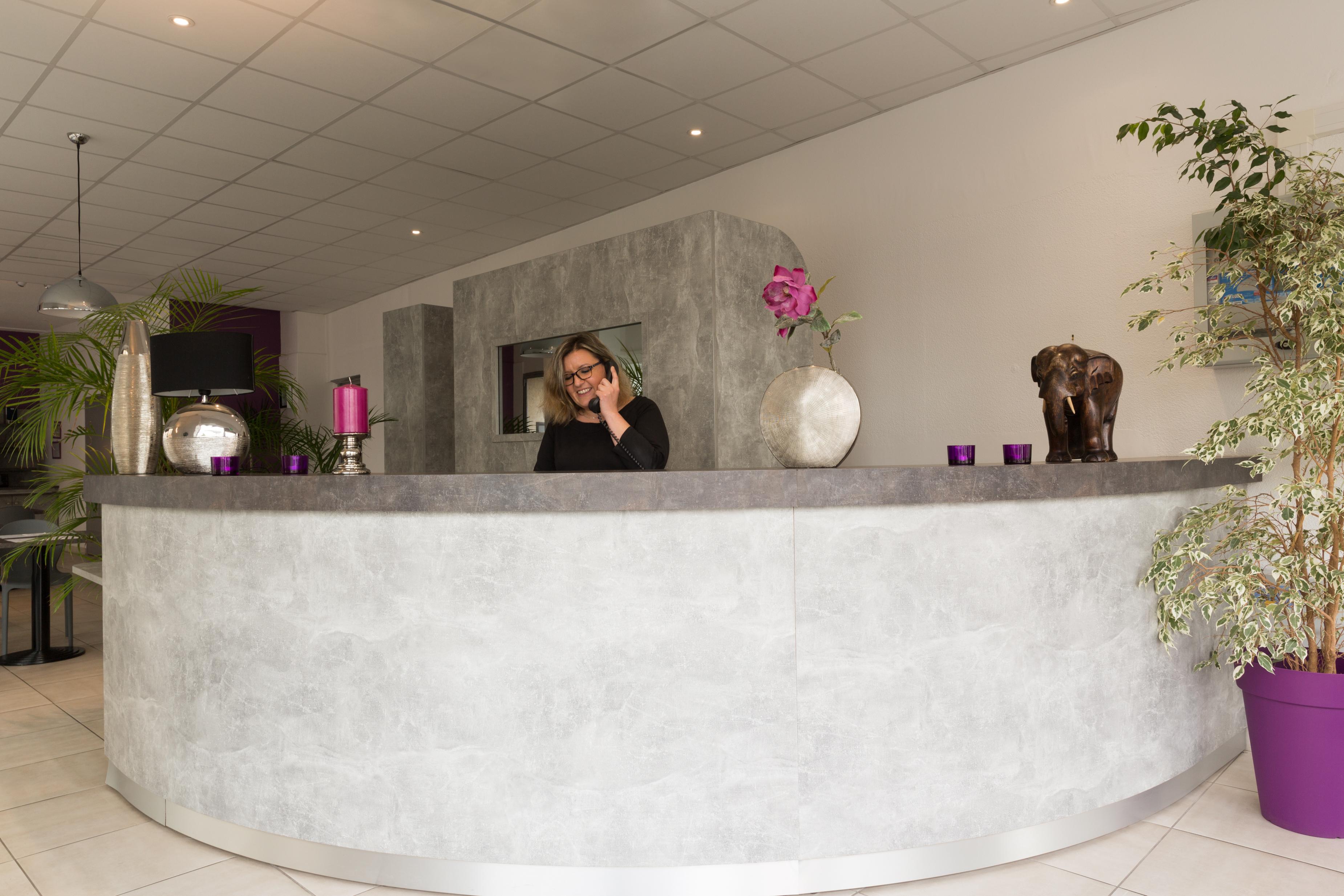 Brit Hotel Confort Nevers Centre Gare Exterior foto